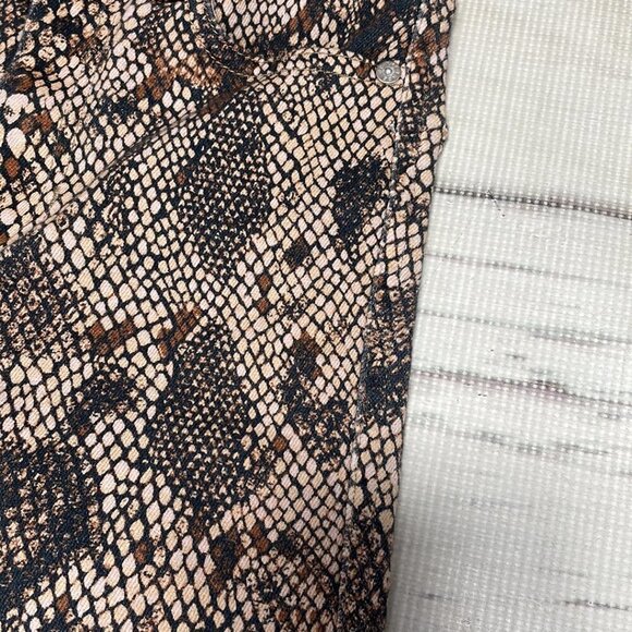 Free People We The Free Jeans NWT Two Faced Snake Skin Pockets Brown Size 24 - Picture 6 of 13